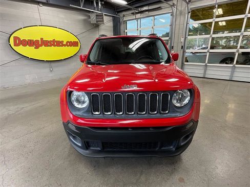 Used 2015 Jeep Renegade Latitude w/ Popular Equipment Group FWD image 8