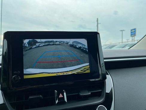 Used 2025 Toyota Corolla LE FWD image 20