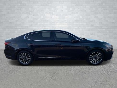 Used 2018 Kia Cadenza Premium image 3