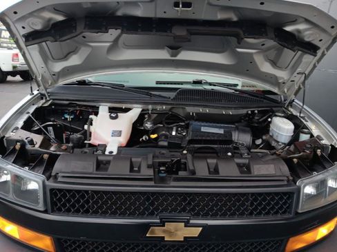 Used 2020 Chevrolet Express 3500 w/ Driver Convenience Package image 14