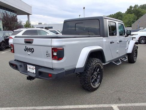 Used 2024 Jeep Gladiator Sport AWD/4WD image 31