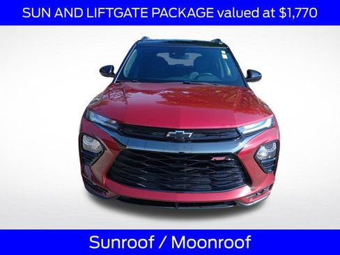 Used 2023 Chevrolet TrailBlazer RS w/ Sun and Liftgate Package AWD/4WD image 3