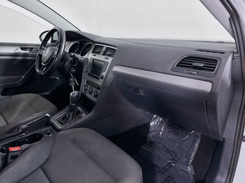 Used 2016 Volkswagen Golf S image 27