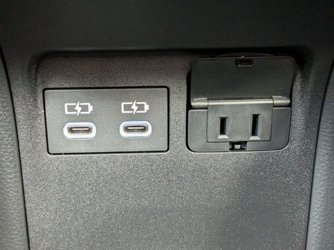 New 2025 Toyota Prius Plug-In Hybrid image 14