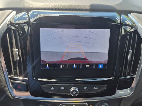 Used 2023 Chevrolet Traverse RS w/ LPO, Floor Liner Package AWD/4WD image 9