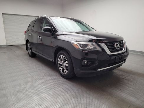 Used 2017 Nissan Pathfinder SV image 13