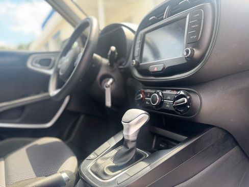 Used 2022 Kia Soul LX w/ Technology Package FWD image 57