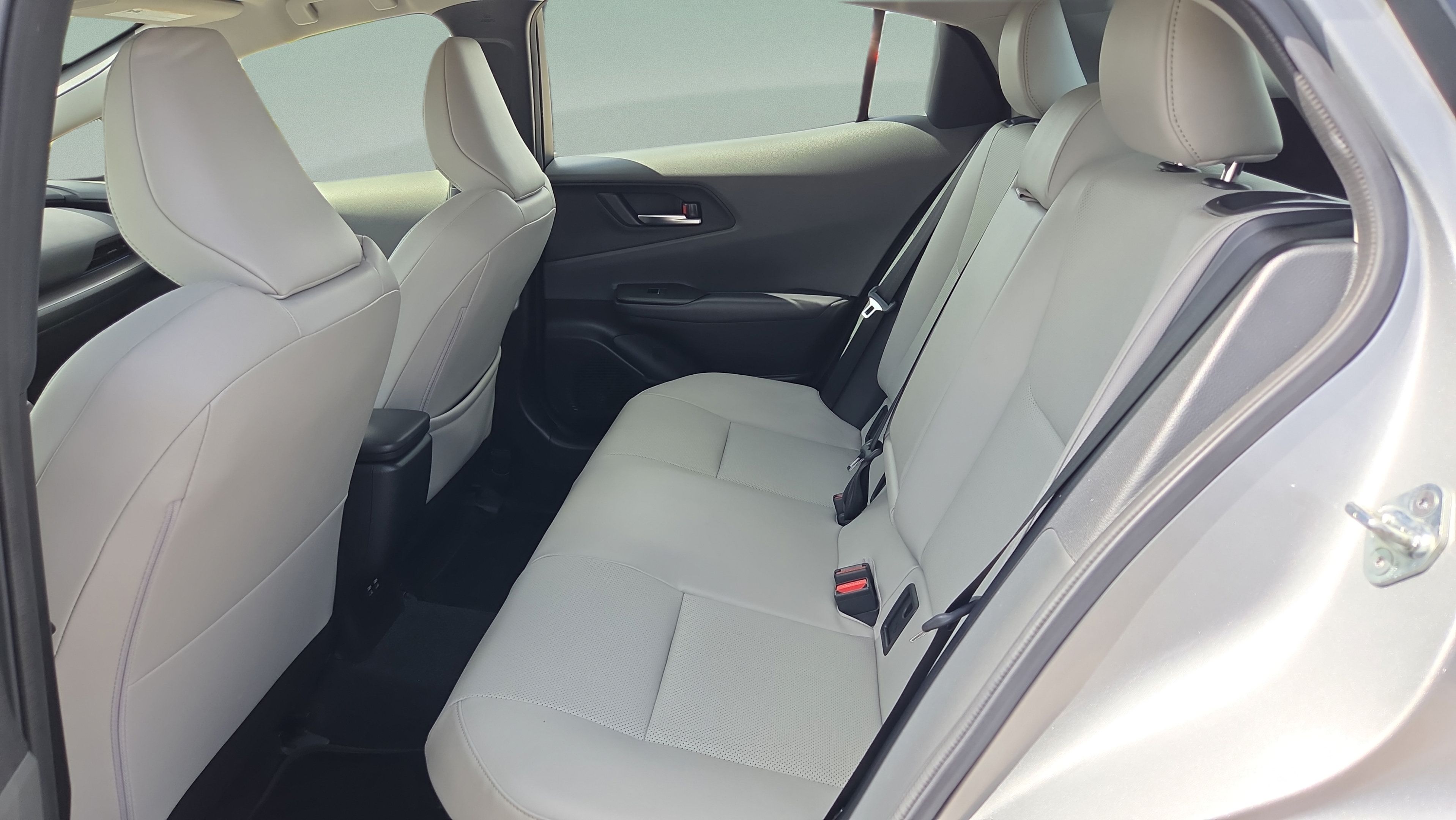 Certified 2023 Toyota Prius XLE FWD image 14