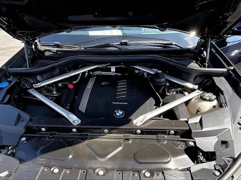 Used 2022 BMW X6 xDrive40i w/ M Sport Package image 10