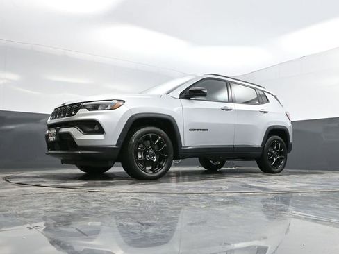 New 2026 Jeep Compass Latitude AWD/4WD image 40