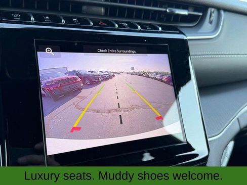 New 2025 Jeep Grand Cherokee Altitude image 14