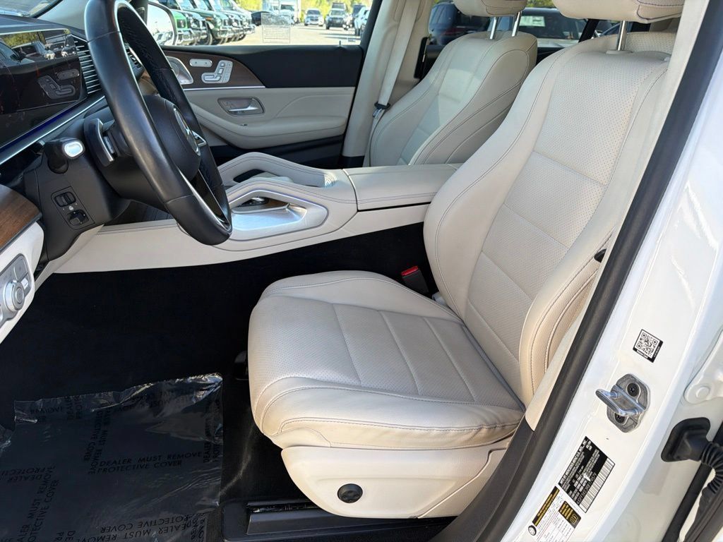 Used 2024 Mercedes-Benz GLS 450 4MATIC image 21