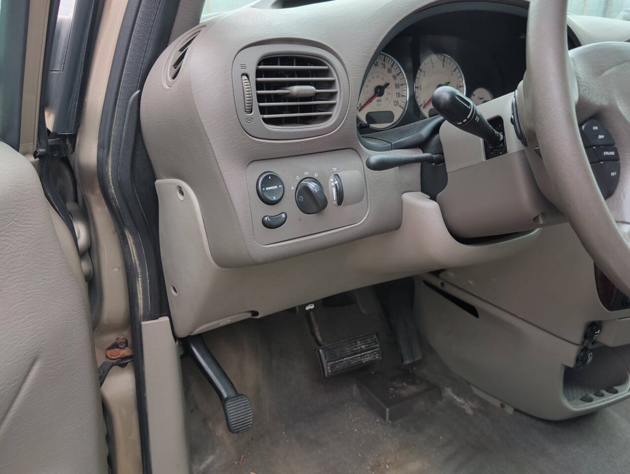 Used 2003 Chrysler Town & Country LXi FWD image 35