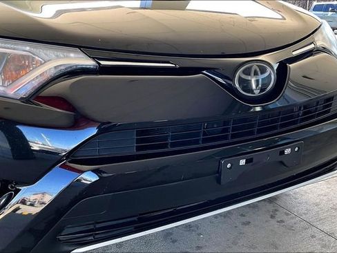 Used 2018 Toyota RAV4 XLE w/ Plus Extra Value Package image 26