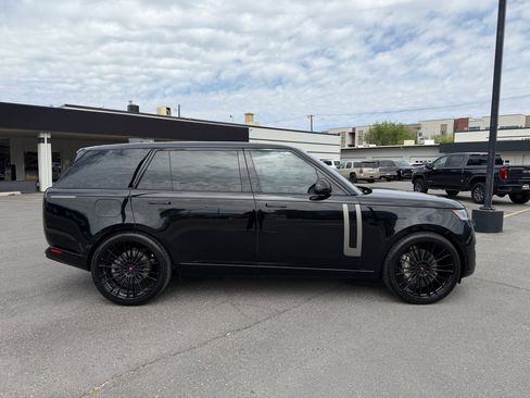 Used 2023 Land Rover Range Rover Long Wheelbase SE AWD/4WD image 2