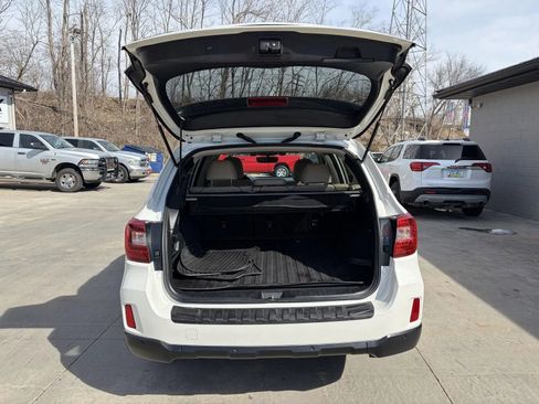 Used 2017 Subaru Outback 3.6R Limited image 29