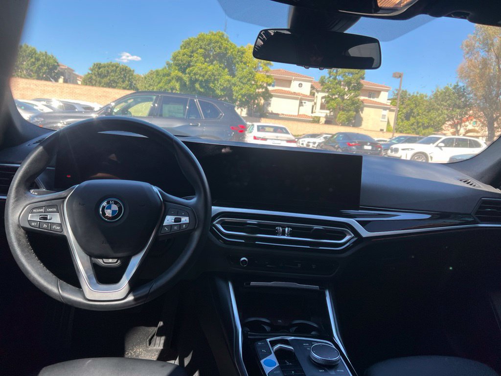 Used 2024 BMW i4 eDrive35 w/ Premium Package RWD image 10