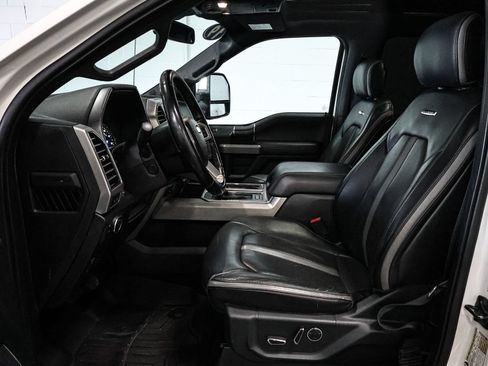 Used 2019 Ford F150 Platinum w/ Equipment Group 701A Luxury AWD/4WD image 23