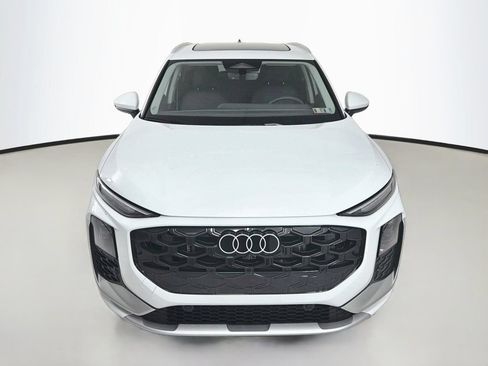 Used 2026 Audi Q3 quattro 2.0T w/ Driver Assistance Package AWD/4WD image 2