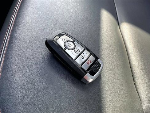Used 2025 Ford Expedition Active AWD/4WD image 37