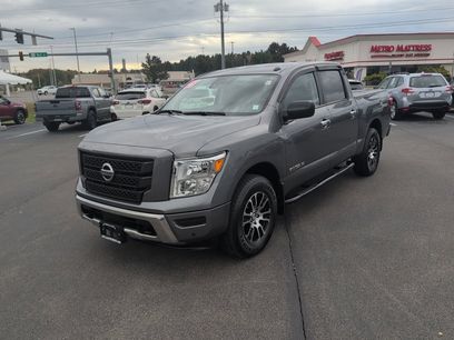 Used 2021 Nissan Titan SV w/ SV Convenience Package