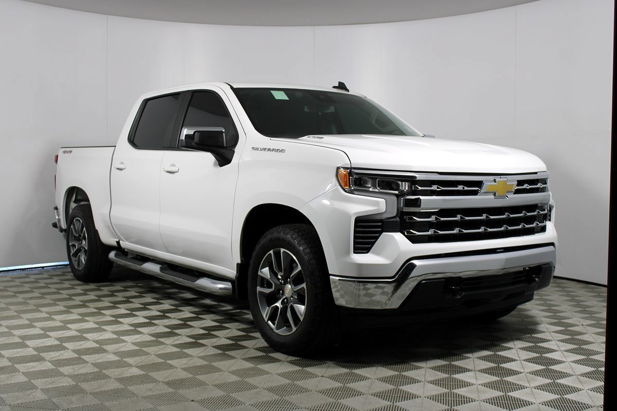 Used 2025 Chevrolet Silverado 1500 LT AWD/4WD image 21