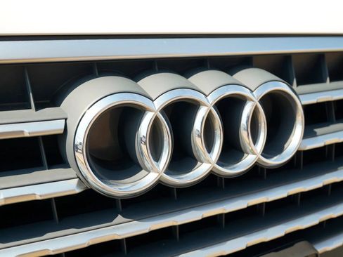Used 2018 Audi Q7 2.0T Premium w/ Cold Weather Package AWD/4WD image 10