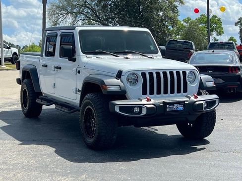 Used 2023 Jeep Gladiator Sport AWD/4WD image 9