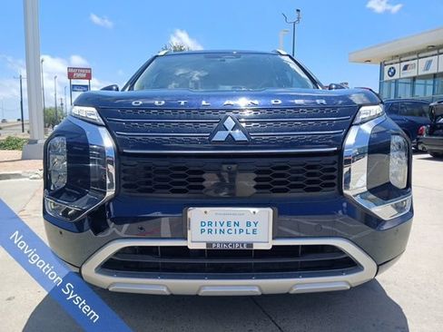 Used 2024 Mitsubishi Outlander SEL FWD image 2