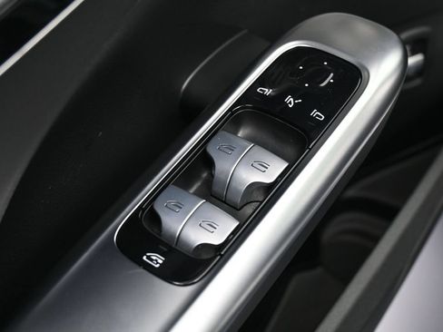 Used 2024 Mercedes-Benz C 300 Sedan image 15