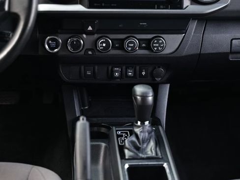 Used 2019 Toyota Tacoma TRD Sport image 32