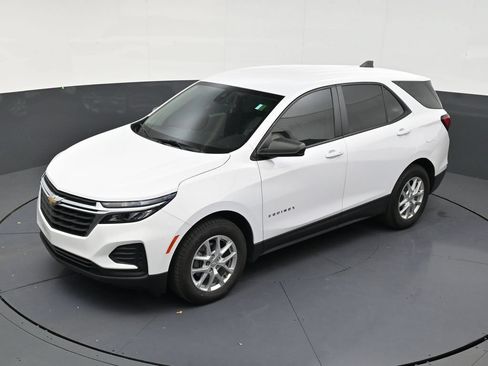 Used 2024 Chevrolet Equinox LS FWD image 12