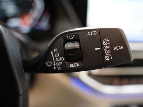 Used 2022 BMW X7 M50i w/ Dynamic Handling Package image 15