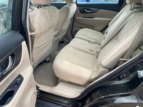 Used 2014 Nissan Rogue S FWD image 14