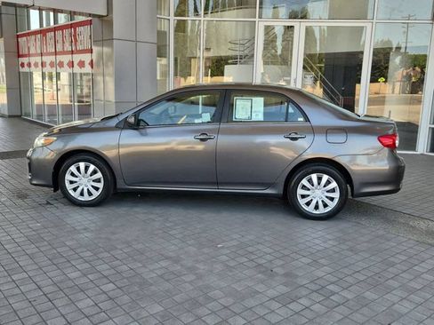Used 2013 Toyota Corolla LE FWD image 12
