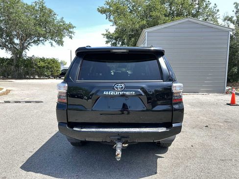Used 2020 Toyota 4Runner SR5 Premium w/ Moonroof Package RWD image 5
