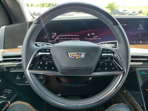 Used 2026 Cadillac Escalade Platinum Sport AWD/4WD image 32