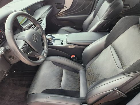 Used 2019 Lexus LS 500 F Sport w/ Accessory Package (Z2) RWD image 13