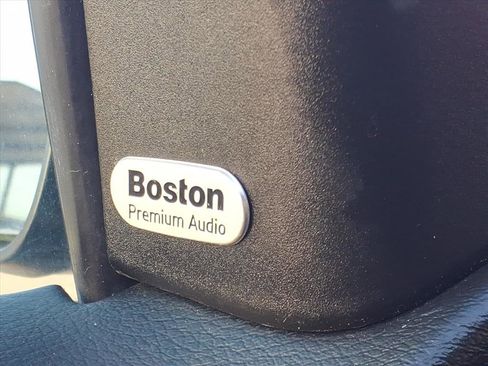 Used 2011 Chrysler 200 Limited image 11