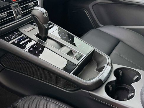 New 2026 Porsche Macan AWD/4WD image 20