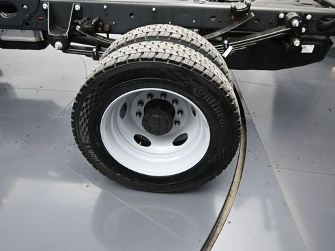 New 2026 Ford F550 4x4 Regular Cab Super Duty image 9