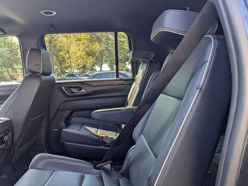 Used 2023 Chevrolet Suburban Premier image 26