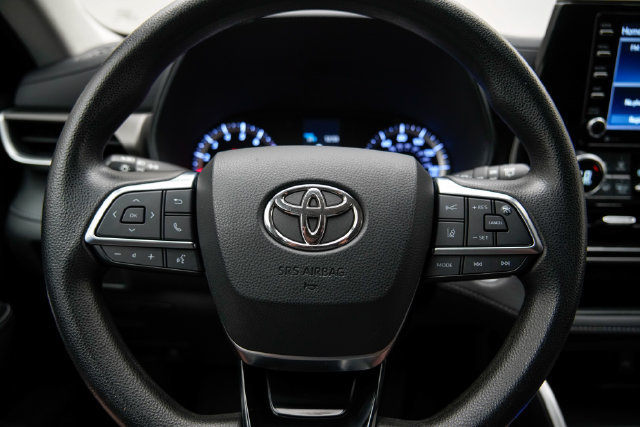 Used 2021 Toyota Highlander L AWD/4WD image 10