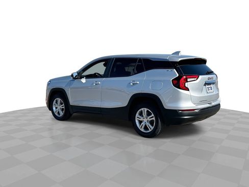 Used 2022 GMC Terrain SLE image 6