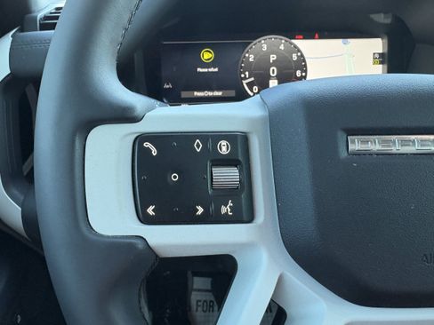 Used 2025 Land Rover Defender 110 S AWD/4WD image 21