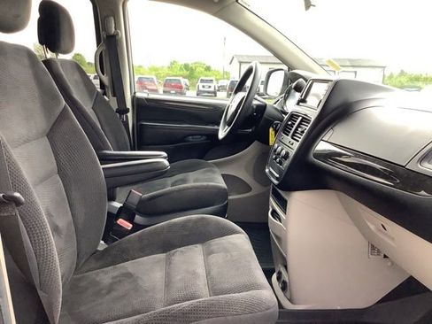 Used 2017 Dodge Grand Caravan SE w/ Power Window Group FWD image 29