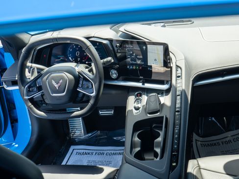 Used 2022 Chevrolet Corvette Stingray Preferred Conv w/ Z51 Performance Package RWD image 22