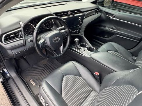 Used 2018 Toyota Camry SE w/ Audio Package FWD image 12