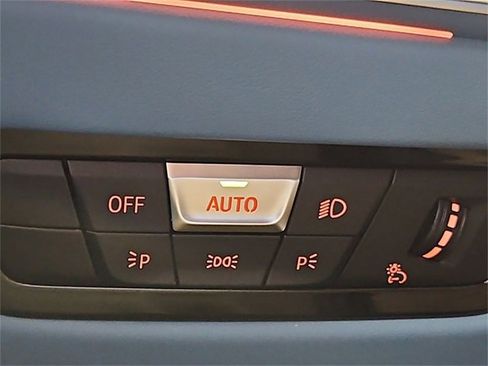 Used 2022 BMW M4 Coupe image 33