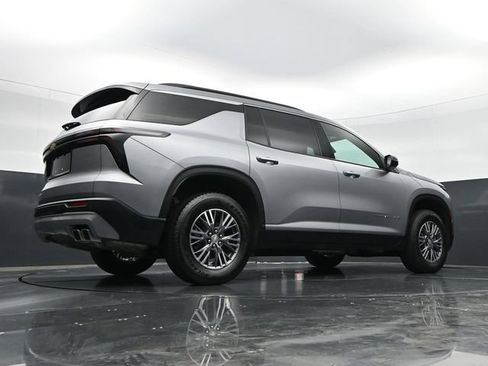 Used 2025 Chevrolet Traverse LT AWD/4WD image 41